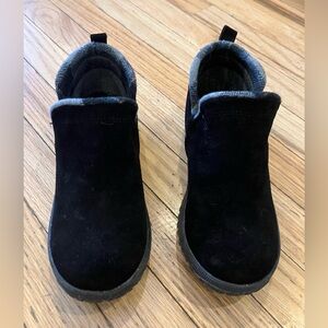 Minnetonka Women’s Slip On Boot Size 7